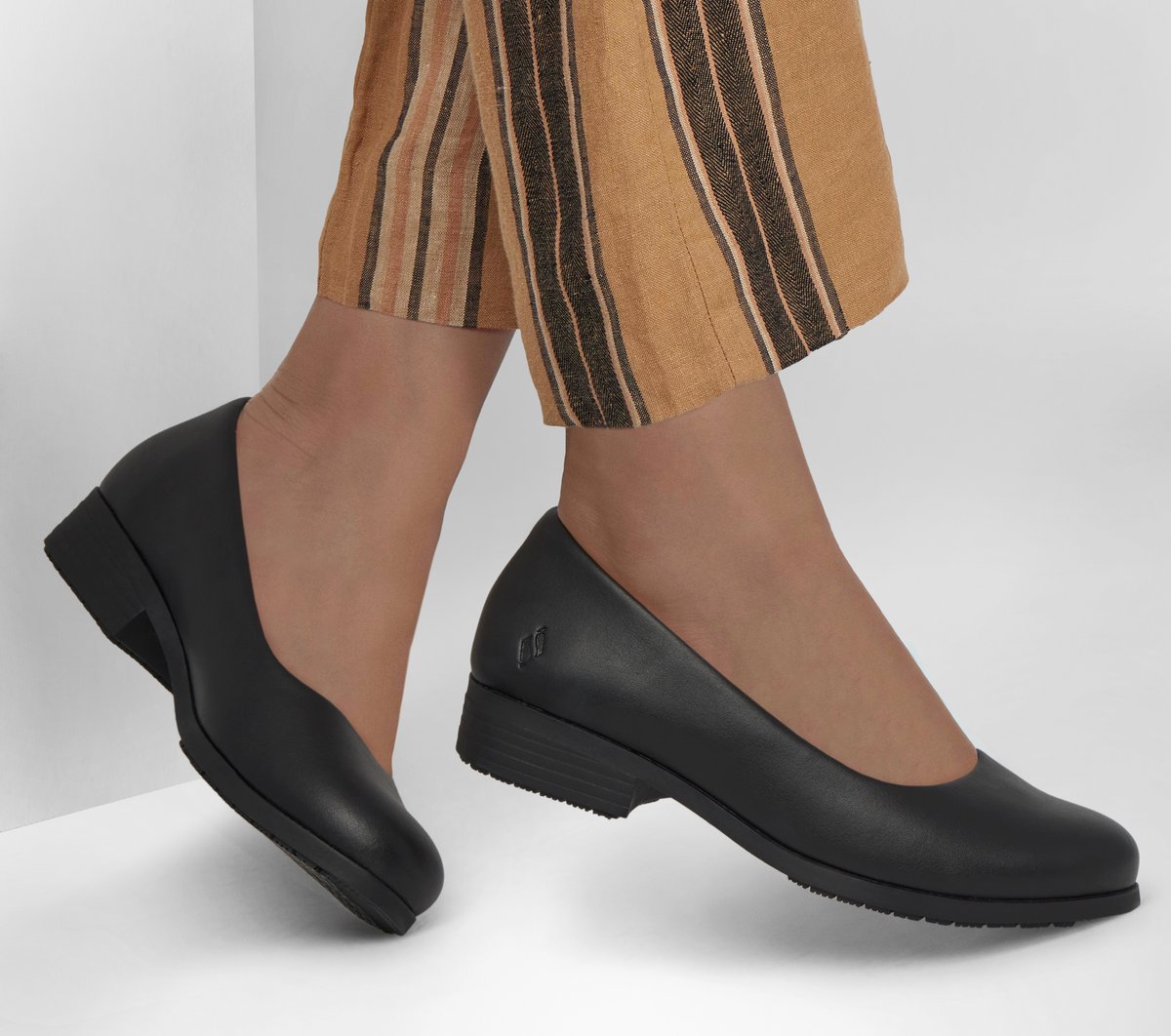 Skechers For Sale | Work: Naulia